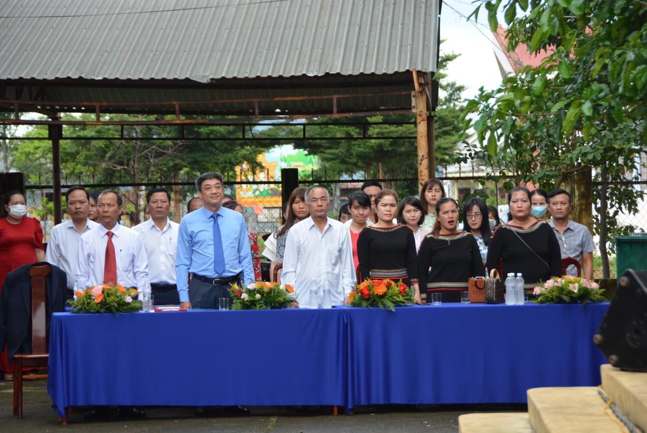 Bí thư Thành ủy Buôn Ma Thuột Từ Thái Giang dự Lễ khai giảng năm học mới 2023 – 2024 tại trường THCS Hàm Nghi, TP.Buôn Ma Thuột